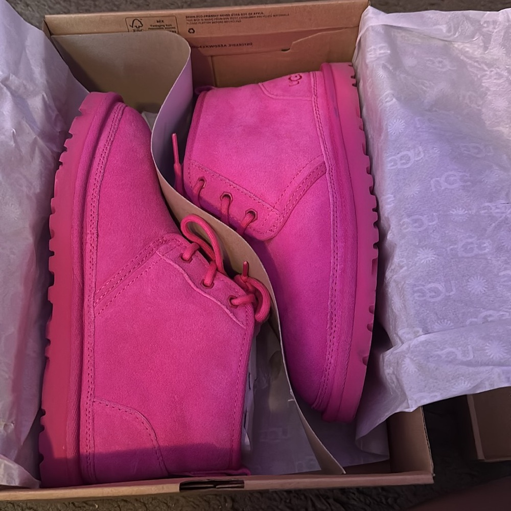 pink men’s Uggs